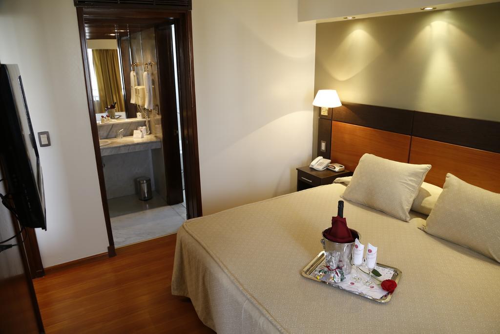 Hotel Corregidor La Plata Kültér fotó
