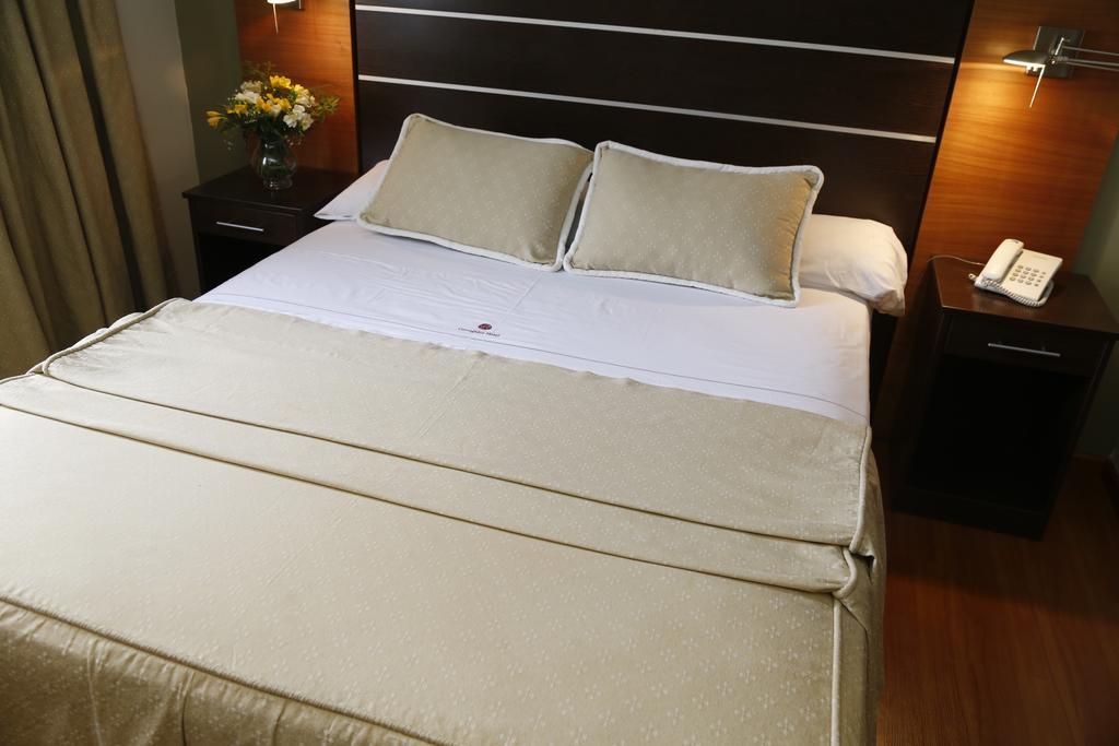 Hotel Corregidor La Plata Kültér fotó